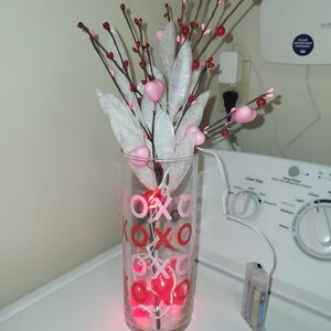 XOXO LED Light-Up Vase with Pink and Red Accents